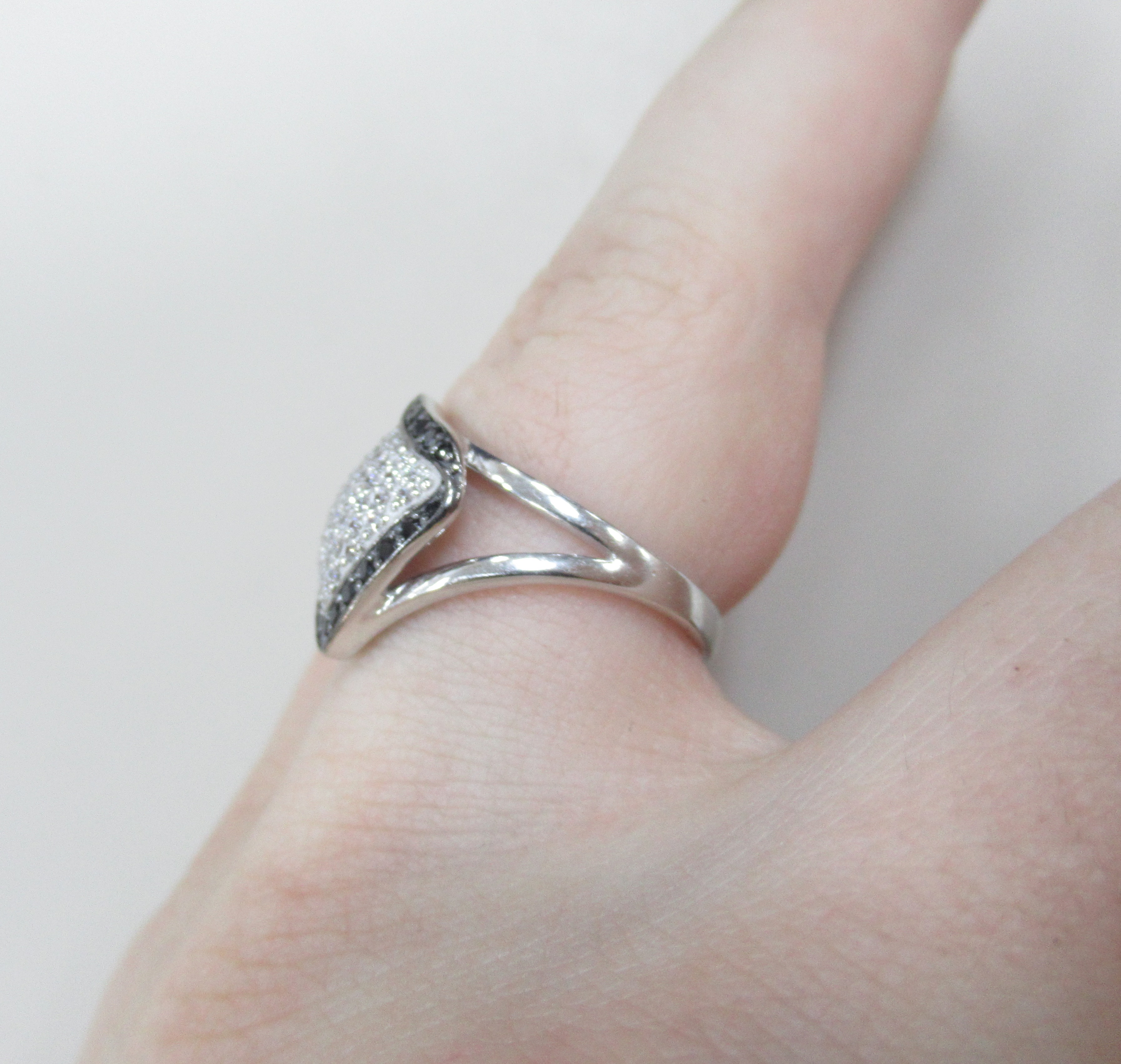 Серебряное кольцо со шпинелью